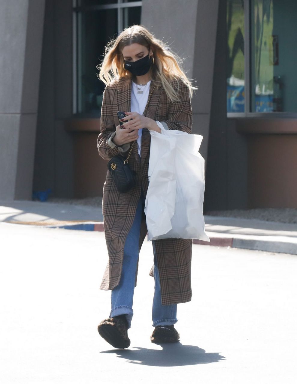 Ashlee Simpson Out Shopping For Clothes Los Angeles