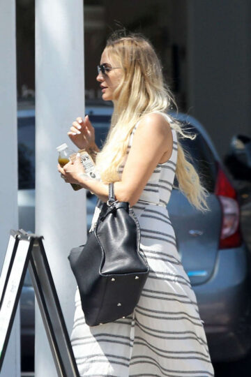 Ashlee Simpson Out Shopping Los Angeles
