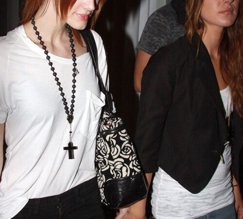 Ashlee Simpson With Shenae Grimes (1 photo)