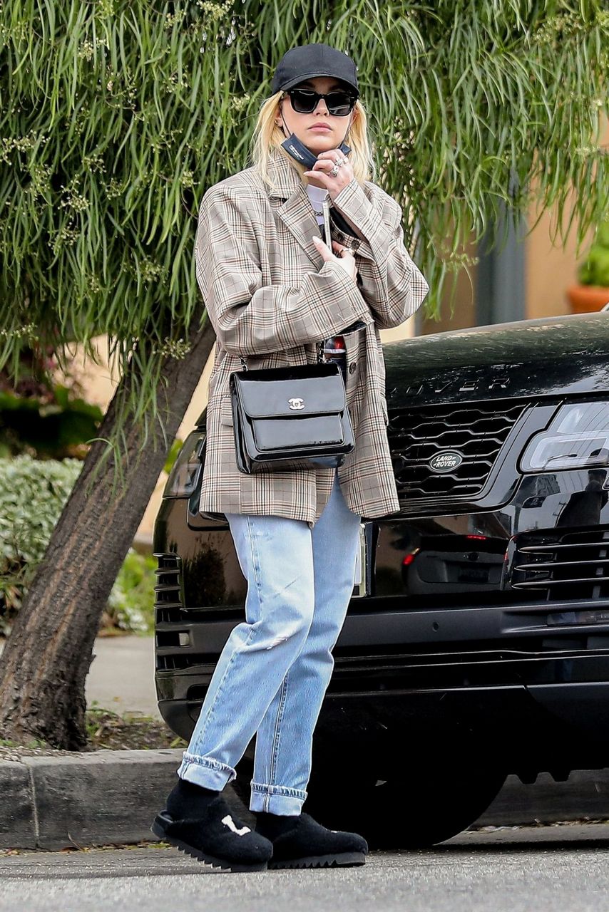 Ashley Benson Out For Lunch Joan S On Third Studio City