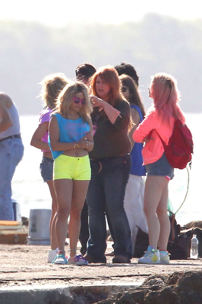 Ashley Benson Vanessa Hudgens Filming Spring Breakers Florida