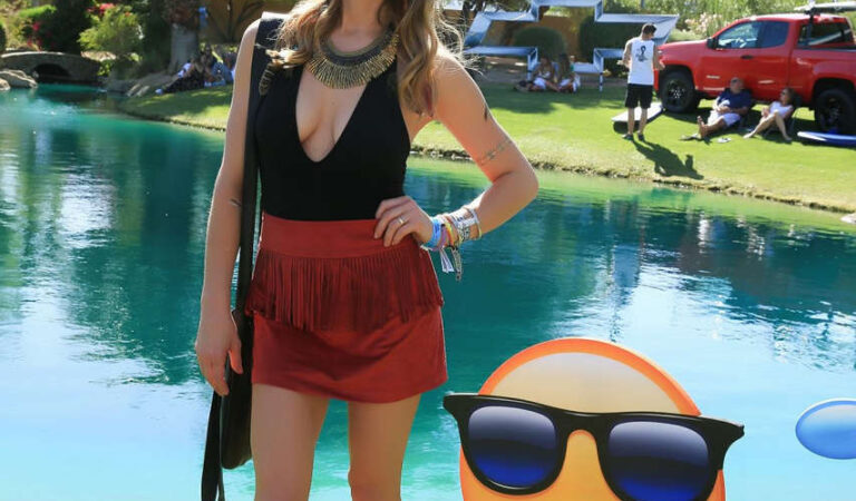 Ashley Greene Bootsy Bellows Pool Party Rancho Mirage (9 photos)