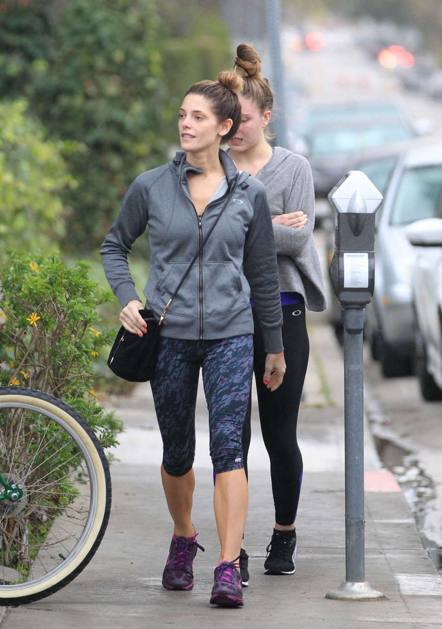 Ashley Greene Leggings Heading To Gym Los Angeles