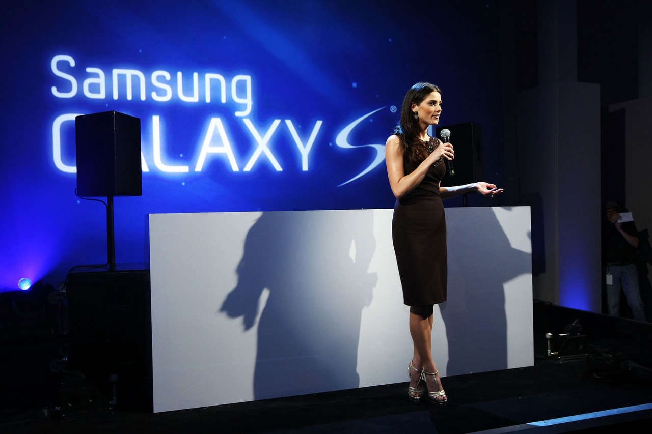 Ashley Greene Samsung Galaxy S Iii Launch New York
