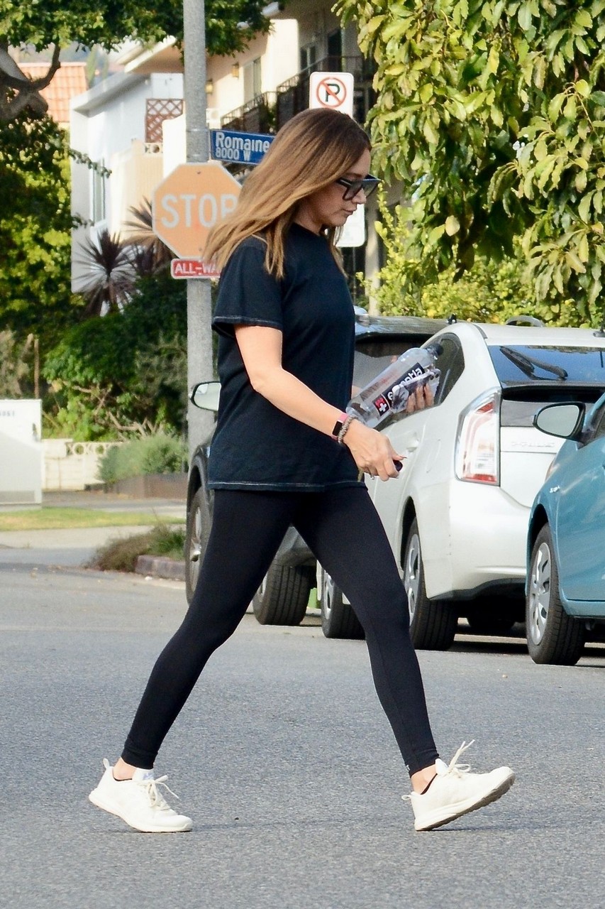 Ashley Tisdale Arrives Gym Los Angeles