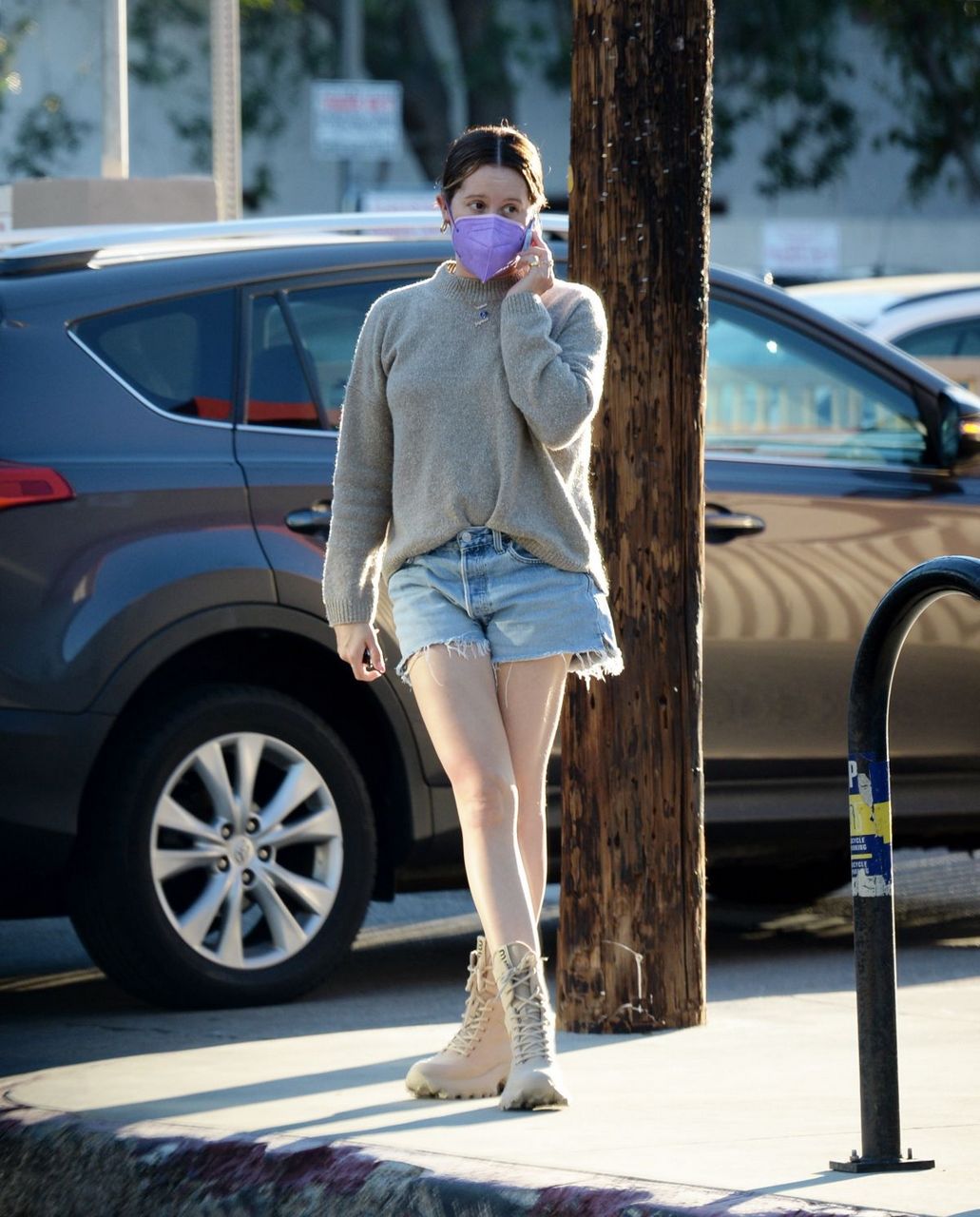 Ashley Tisdale Denim Shorts Shopping Trader Joe S Los Angeles