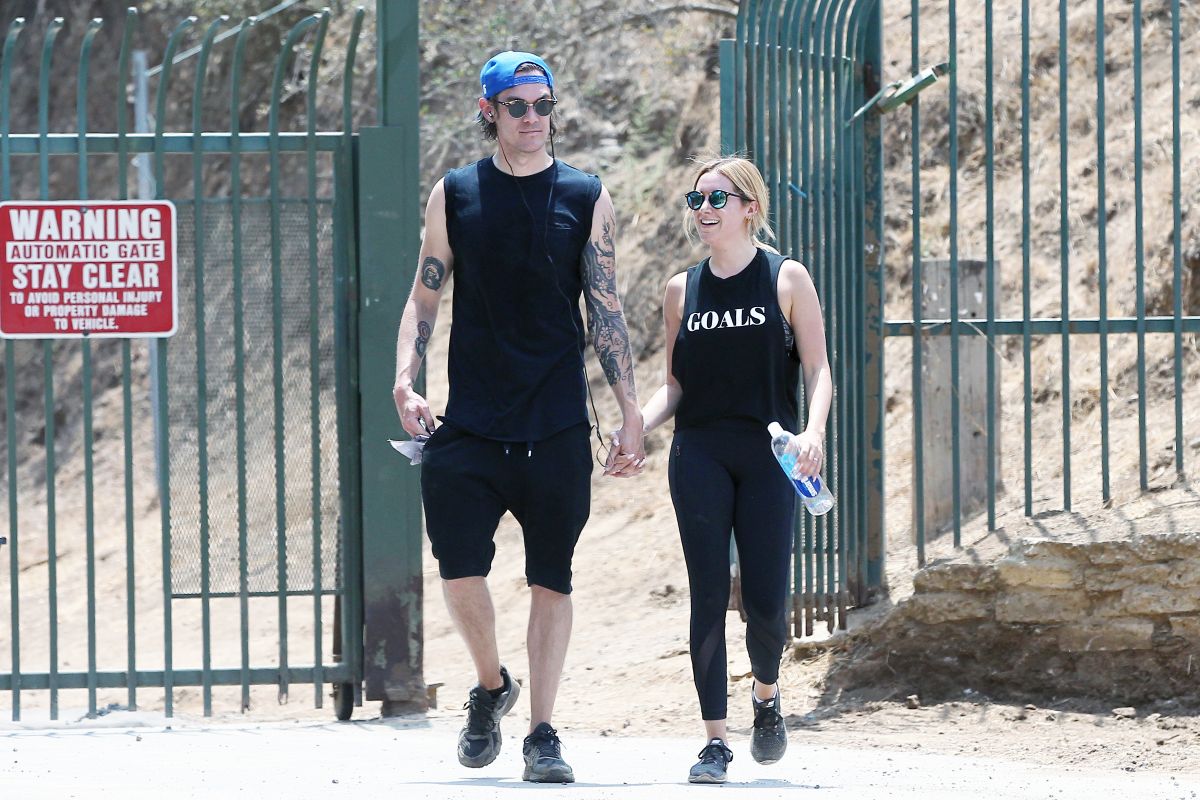 Ashley Tisdale Out Hikkng Runyon Canyon Los Angeles