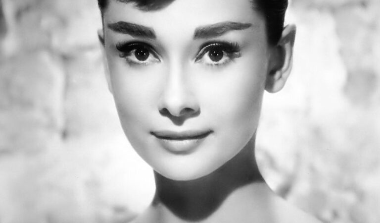Audrey Hepburn (13 photos)