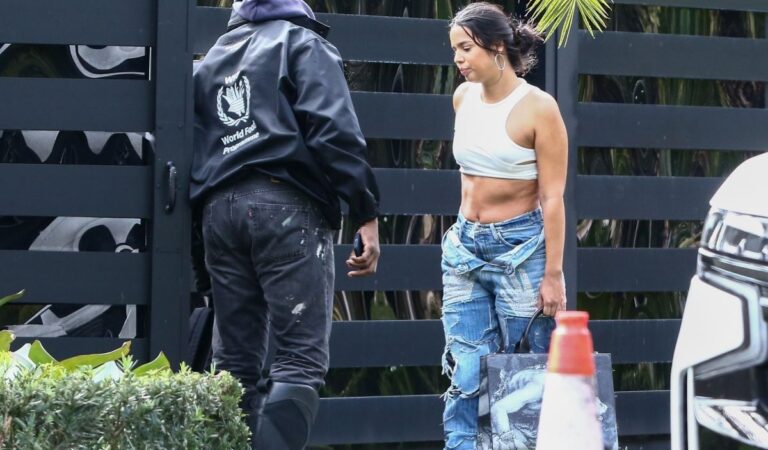 Audri Nix And Kanye West Out Miami (10 photos)
