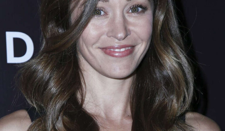 Autumn Reeser Party Celebrating 25 Years Of P S Arts Los Angeles (4 photos)