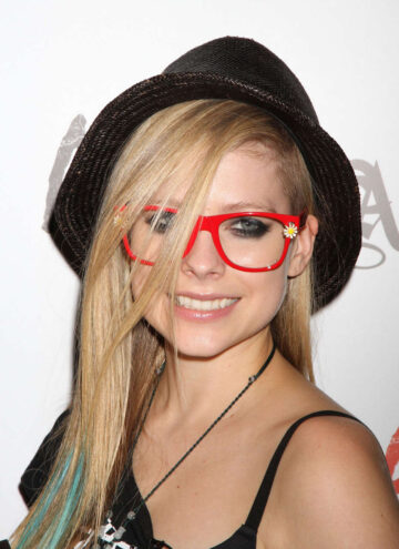Avril Lavigne Abbey Dawn Booth Magic Convention Las Vegas