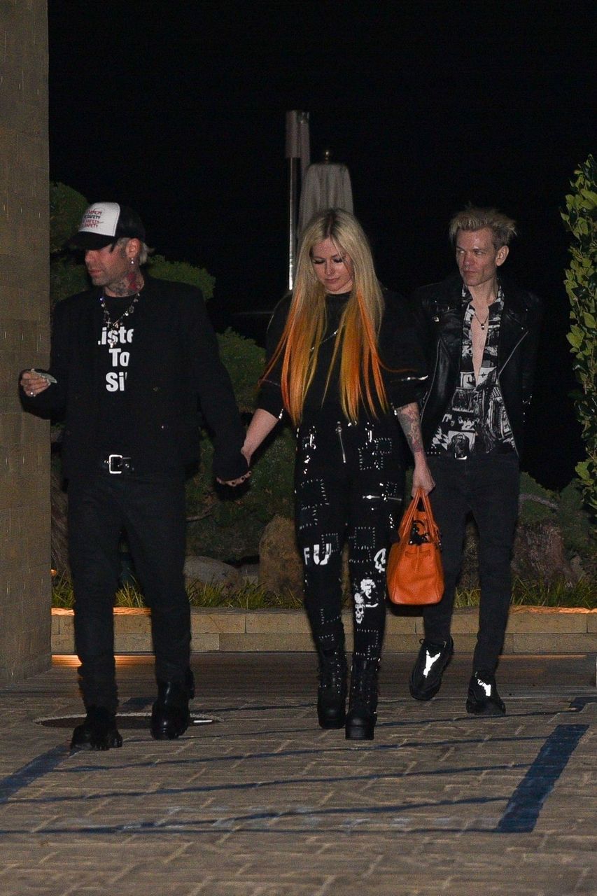 Avril Lavigne And Mod Sun Out For Dinner Nobu Malibu