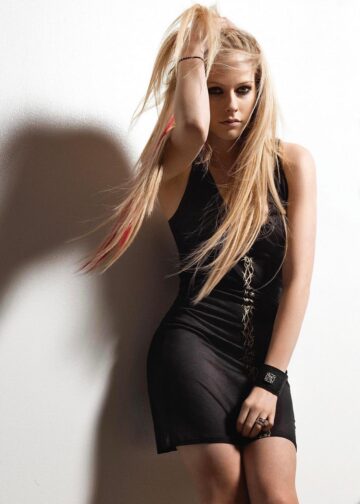 Avril Lavigne Arena Magazine Hd Hot