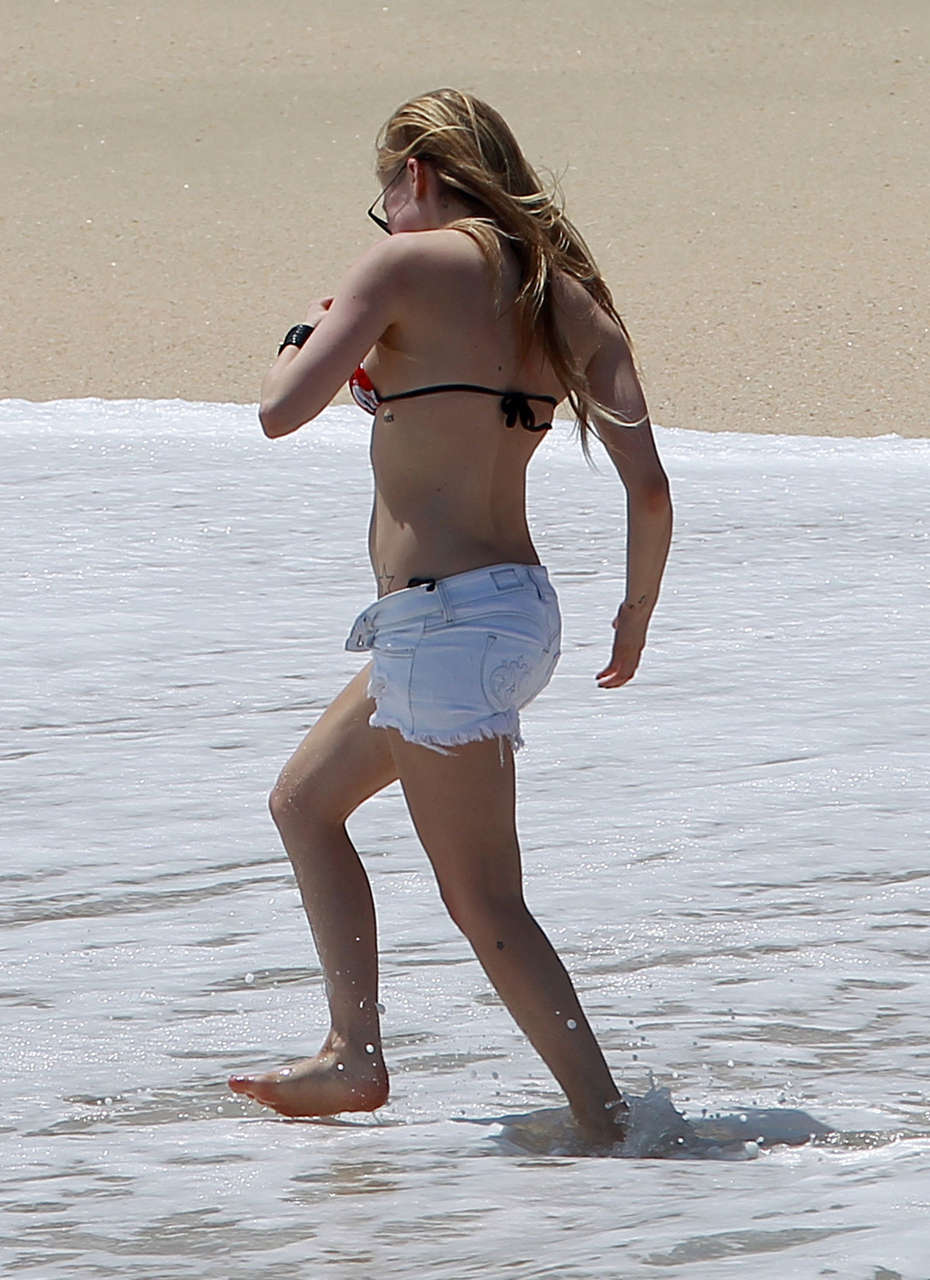 Avril Lavigne Bikini Top Beach Mexico