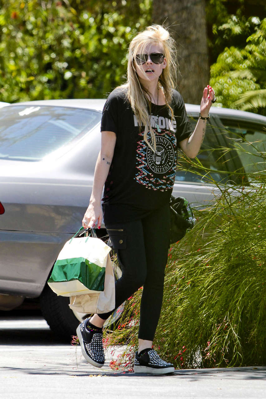 Avril Lavigne Heading To Recording Studio Los Feliz