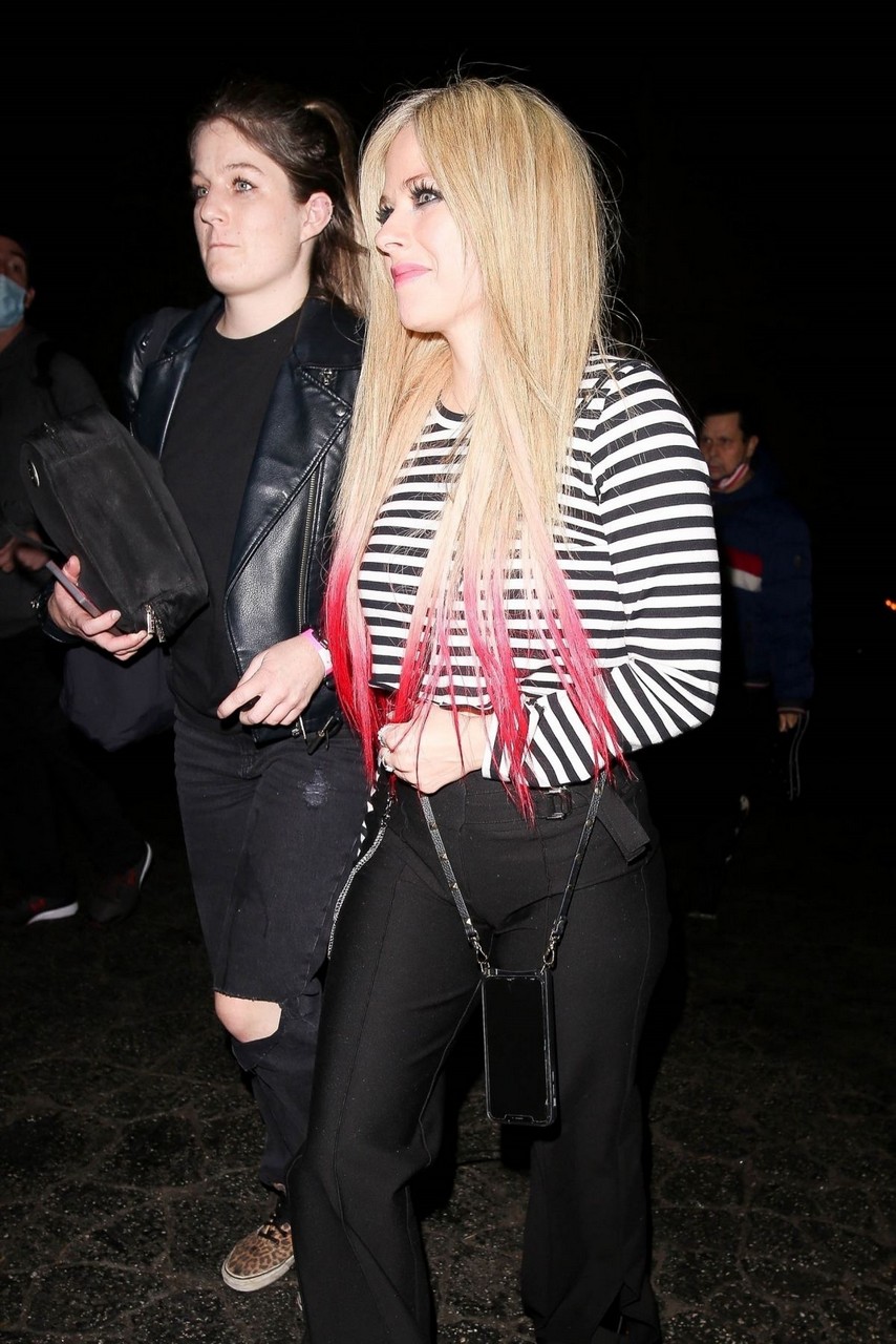 Avril Lavigne Leaves Roxy Hollywood