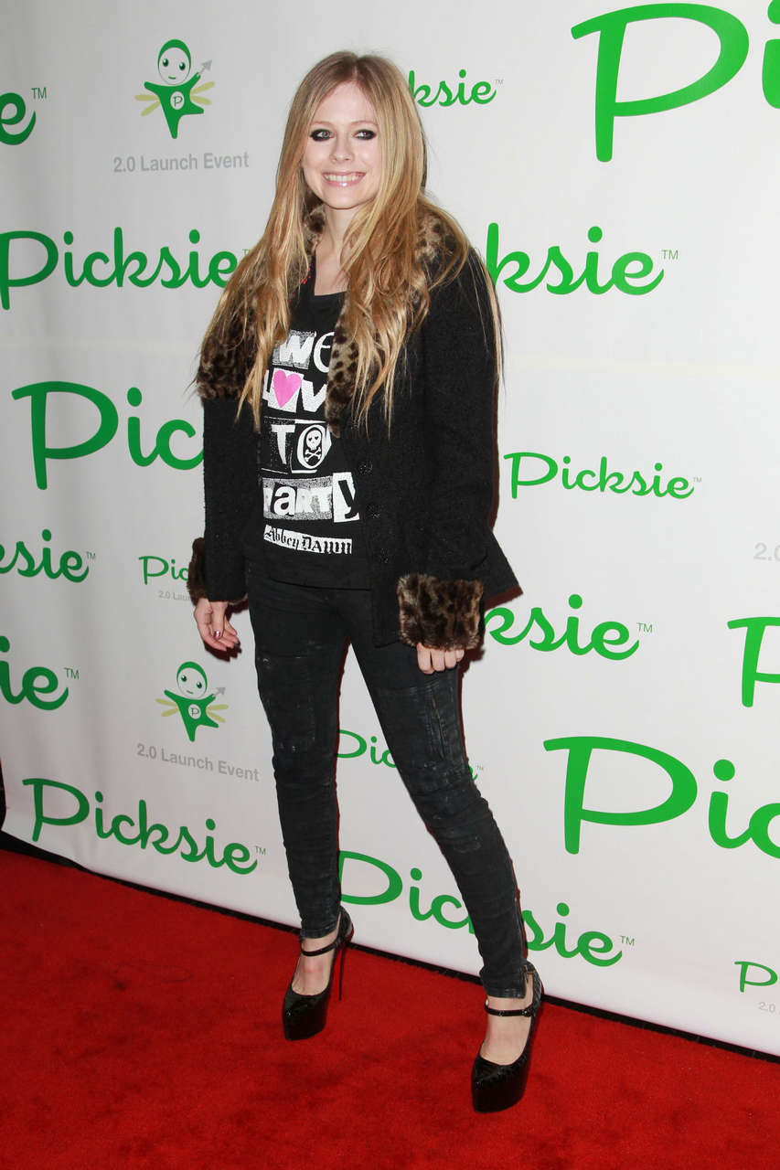 Avril Lavigne Picksie 2 0 Launch Party New York