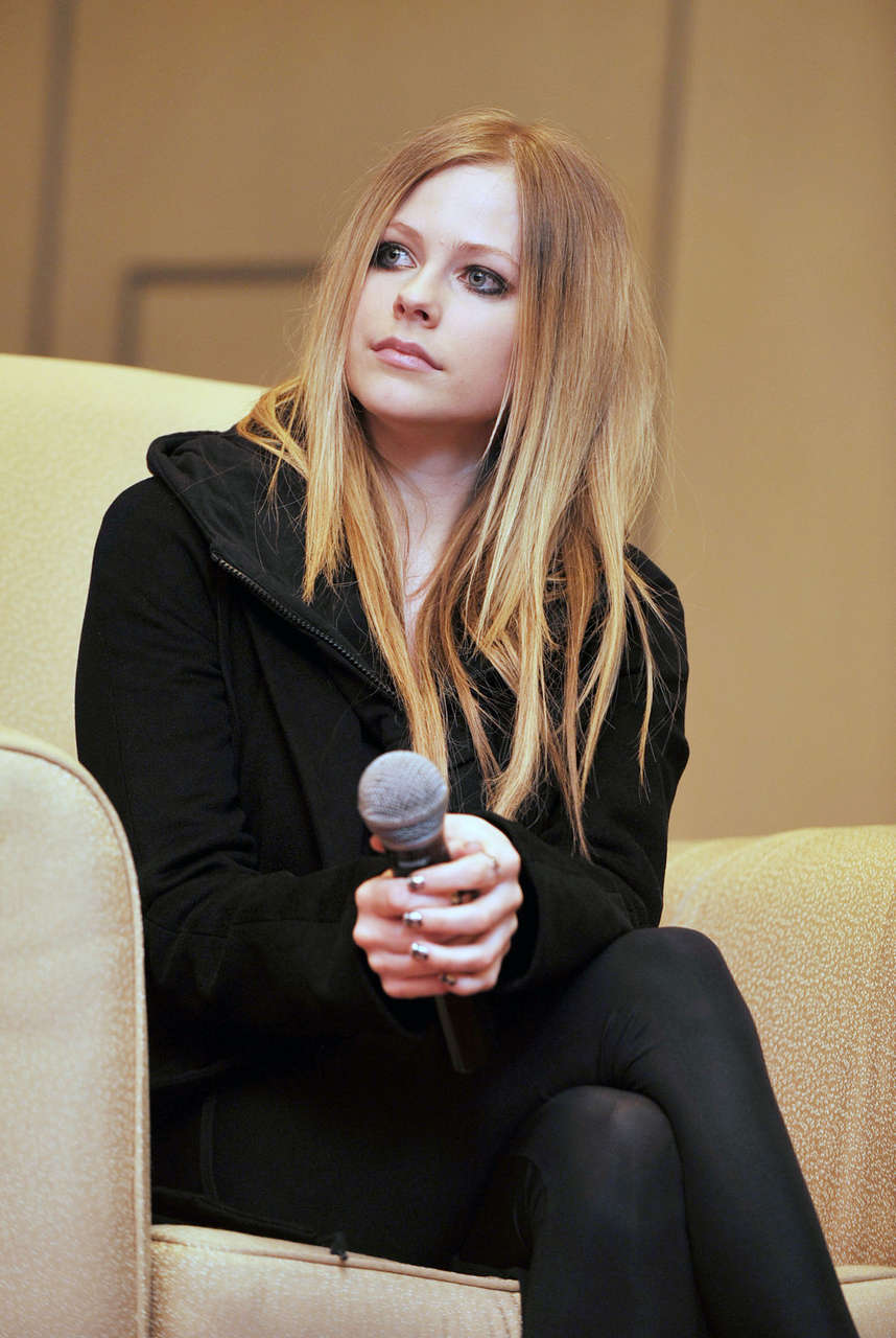 Avril Lavigne Press Conference Wuhan China