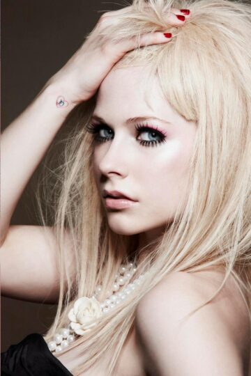 Avril Lavigne Prestige Magazine 2008 Hd Hot
