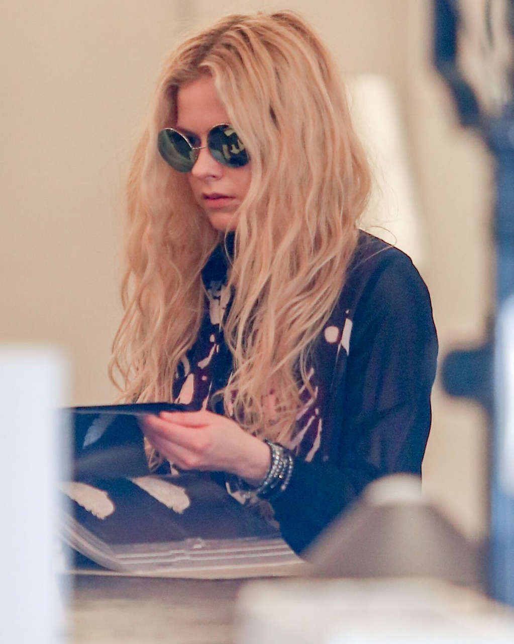 Avril Lavigne Shopping Foundry Beverly Hills