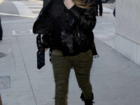 Avril Lavigne Shopping Louis Vuitton Store Beverly Hills