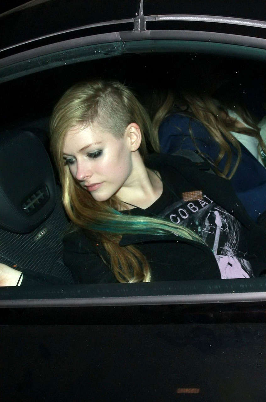 Avril Lavigne Show Shaved Hair Style Madeo Restaurant West Hollywood