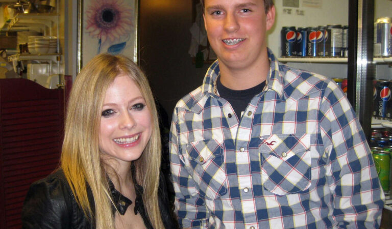 Avril Lavigne Visited Napanee (13 photos)