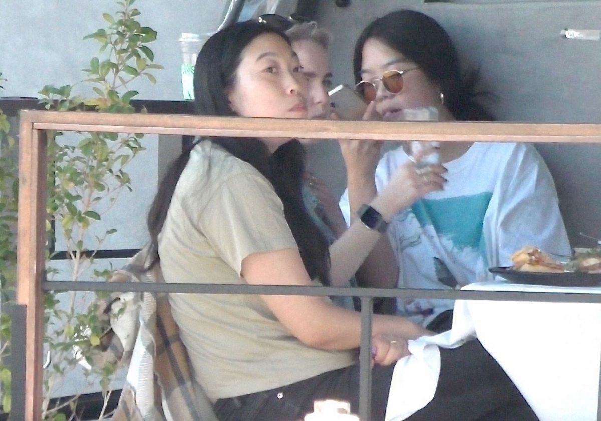 Awkwafina Out For Lunch With Friends Hollywood