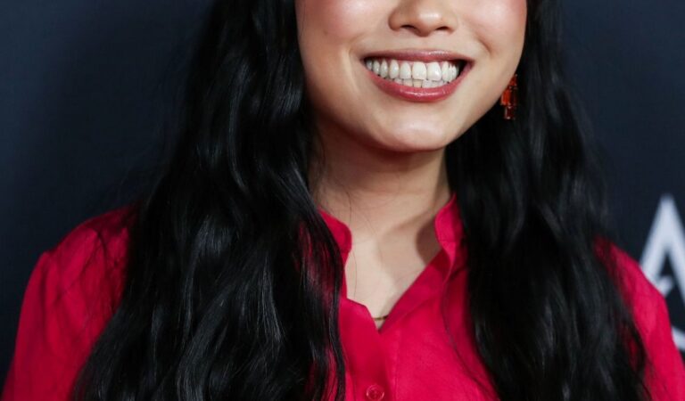 Awkwafina Swan Song Premiere 2021 Afi Fest Hollywood (7 photos)