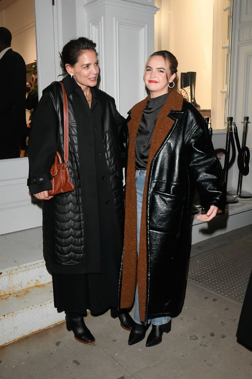 Bailee Madison And Katie Holmes Night Out New York