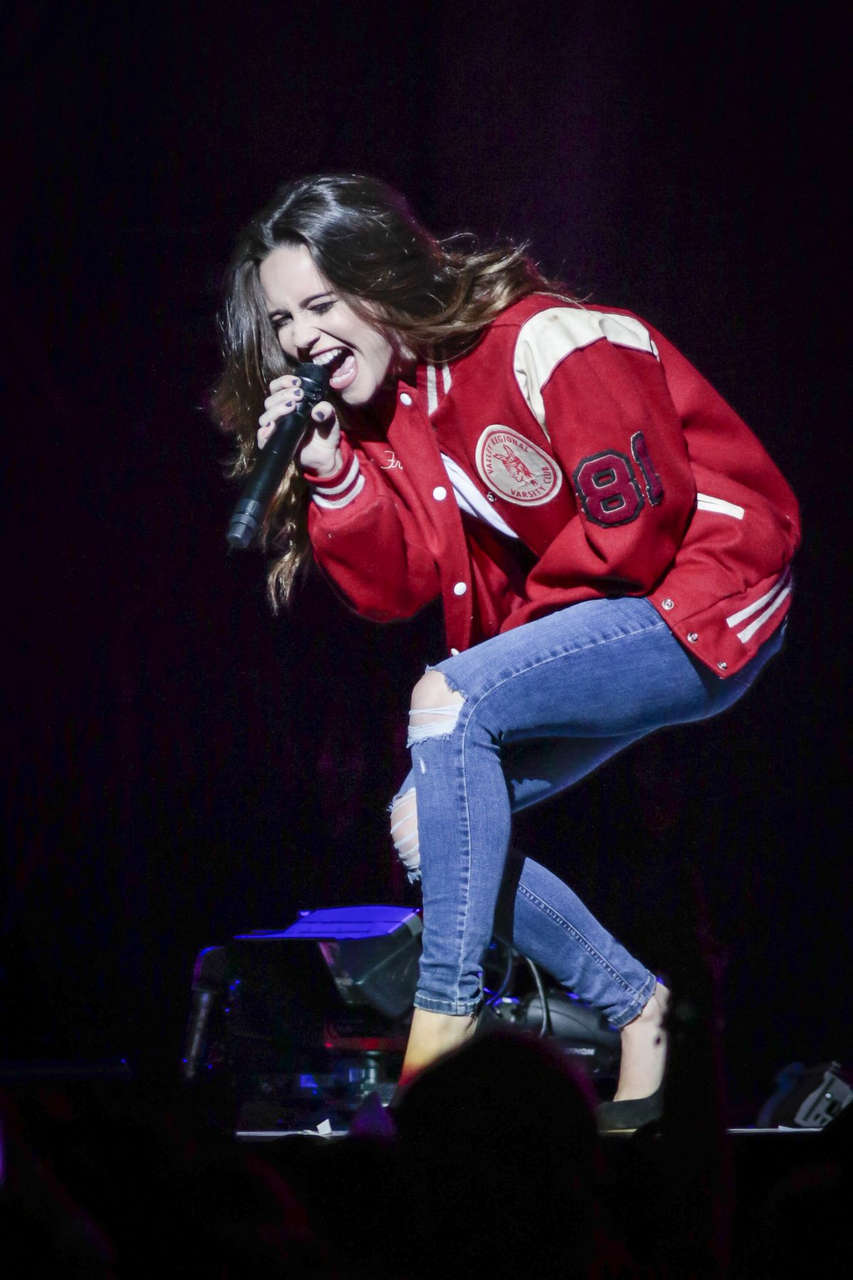 Bea Miller Performs Selena Gomezs Revival Tour Ottawa