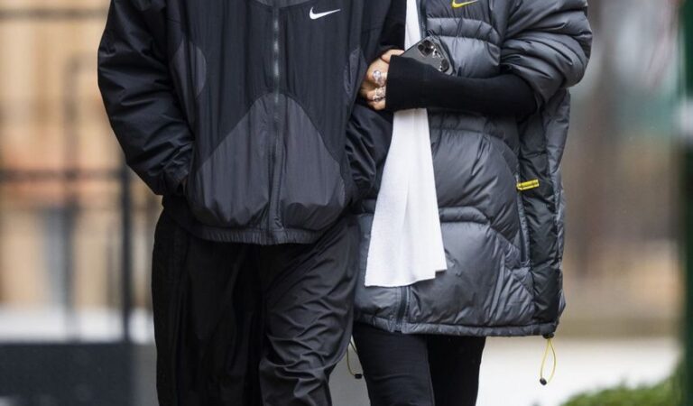 Bella Hadid And Marc Kalman Out On New Years Day New York (7 photos)