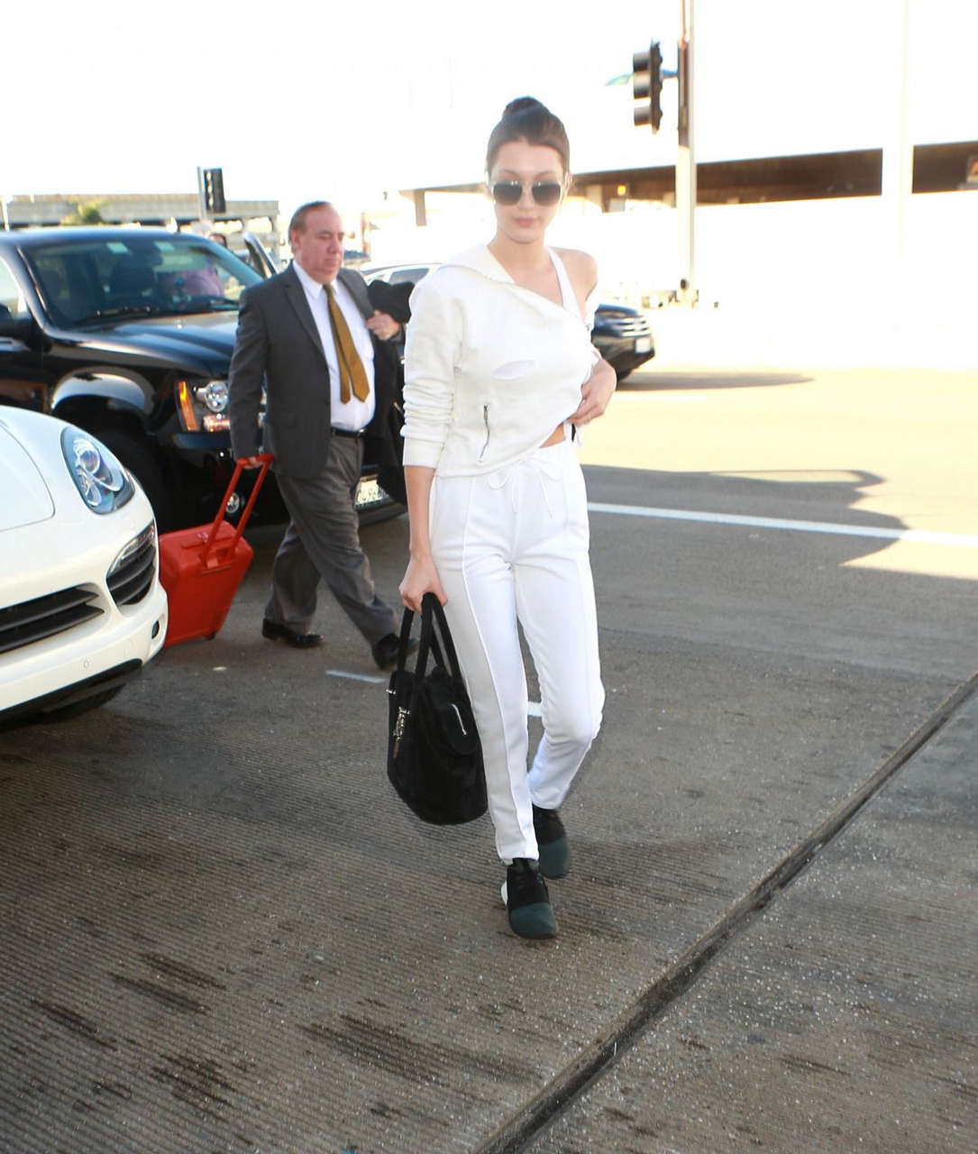 Bella Hadid Arrives Lax Airport Los Angeles