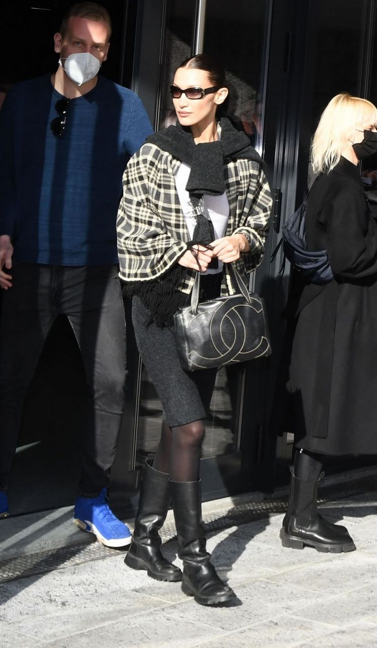 Bella Hadid Arrives Max Mara Fashion Show Milan
