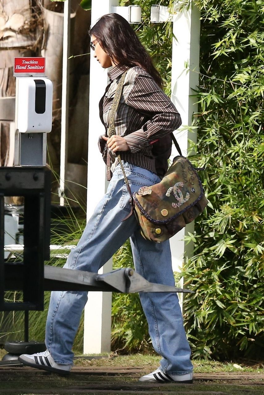 Bella Hadid Arrives Michael Kors Photoshoot Miami