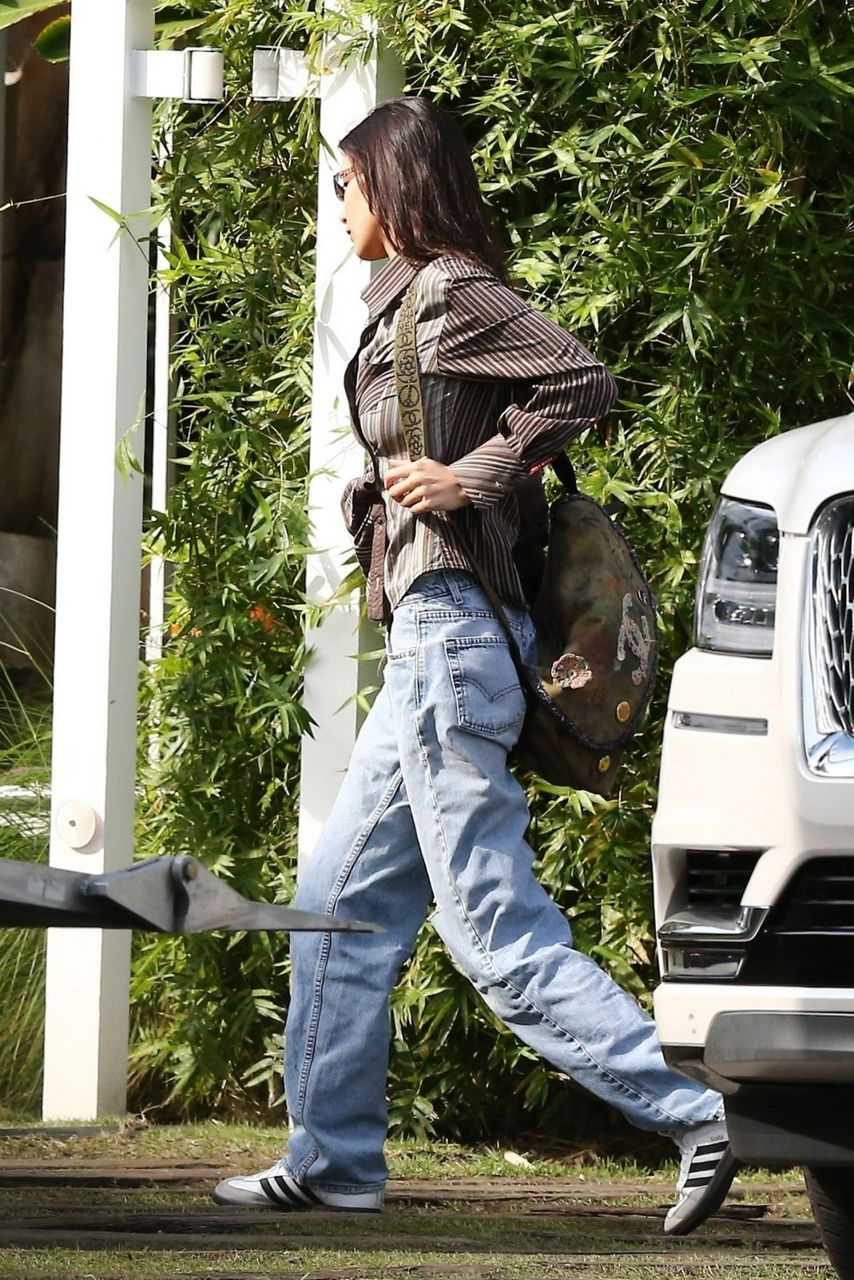 Bella Hadid Arrives Michael Kors Photoshoot Miami