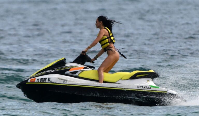 Bella Hadid Bikini Jetski Ride Miami (19 photos)