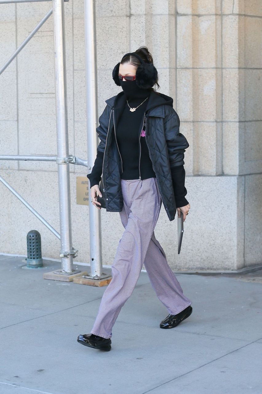 Bella Hadid Leaves Her Apartment New York