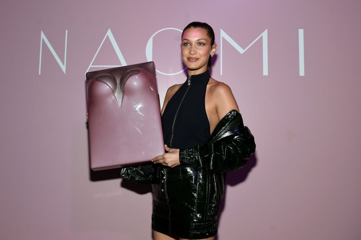 Bella Hadid Marc Jacobs Benedikt Taschen Celebrate Naomi Diamond Horseshoe New York 04 07 2016 Mq