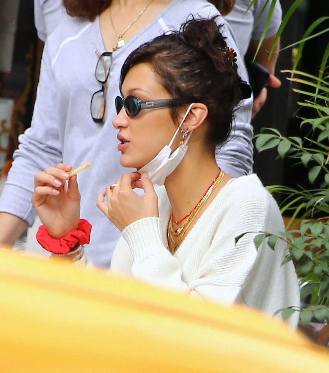 Bella Hadid Out For Lunch Three Guys New York