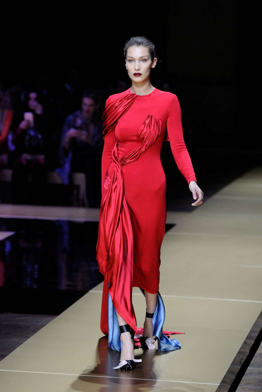 Bella Hadid Walks Runway Atelier Versace Fashion Show Paris