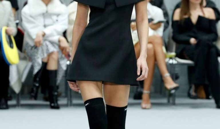 Bella Hadid Walks Runwayat Coperni Fashion Show Paris (10 photos)