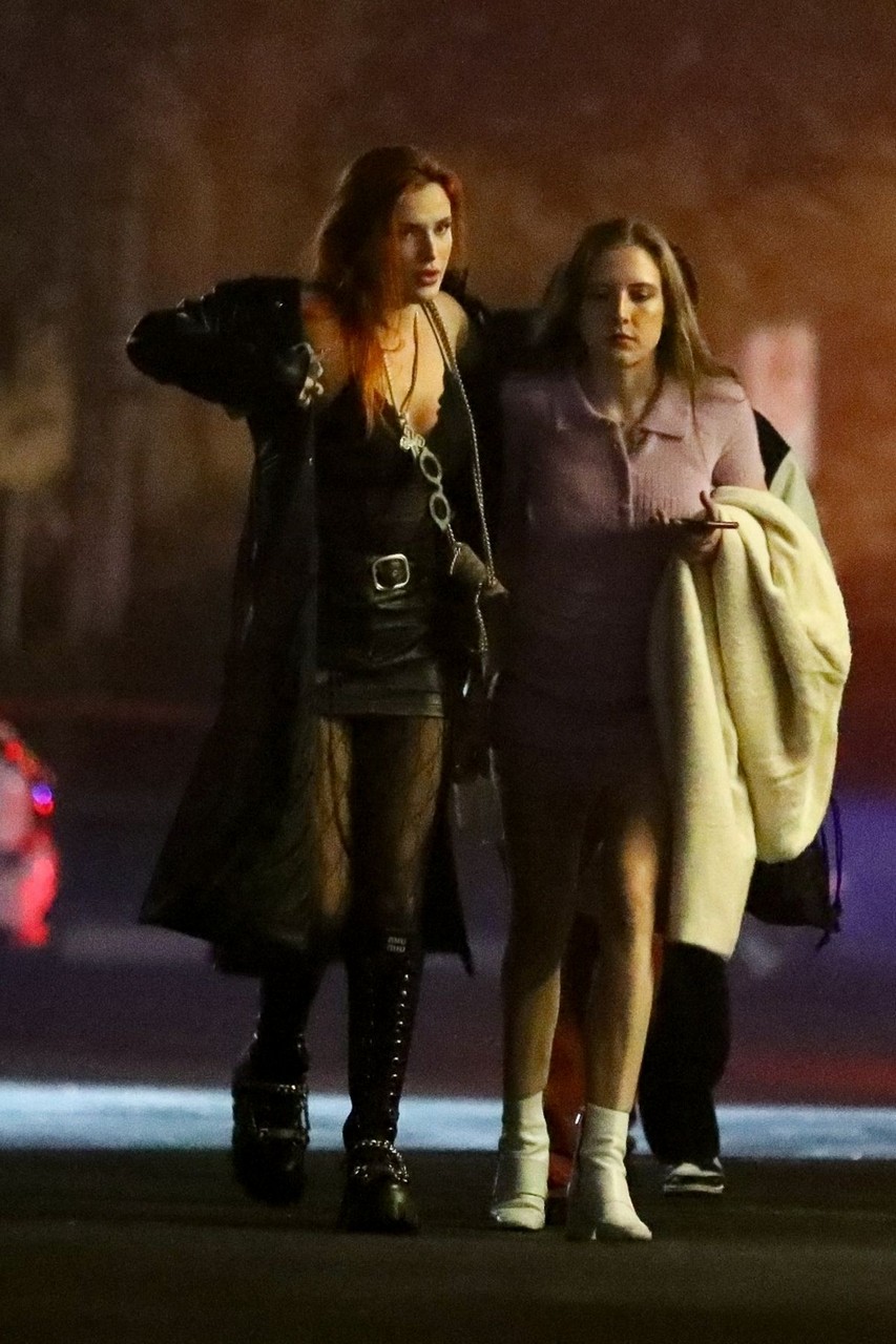 Bella Thorne Out For Dinner With Friends Yamashiro Los Angeles
