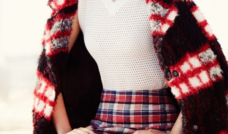Bella Thorne Whowhatwear Photoshoot (8 photos)