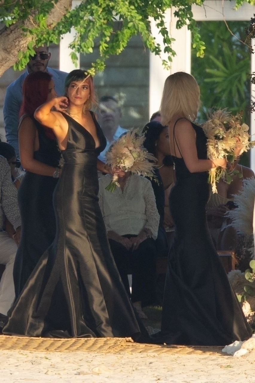 Bellla Thorne Her Mom S Wedding Puerto Vallarta