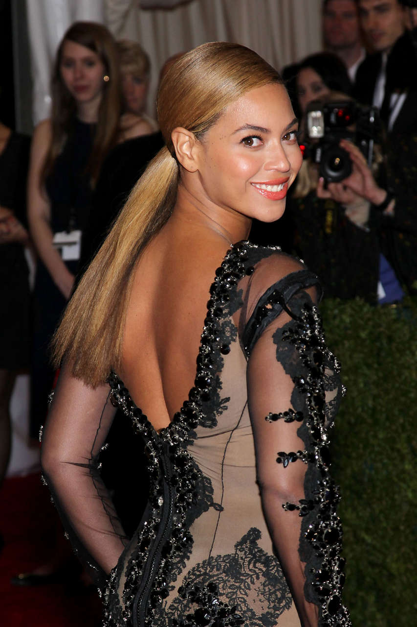 Beyonce Metropolitan Museum Art S Costume Gala 2012 New York