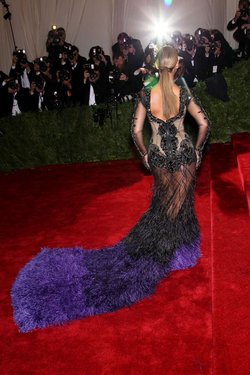 Beyonce Metropolitan Museum Art S Costume Gala 2012 New York