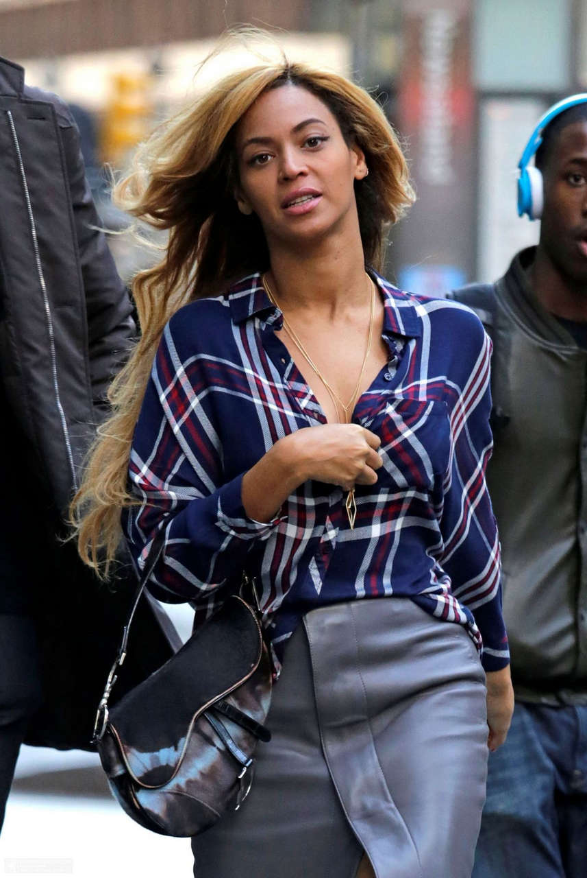 Beyonce Out About New York