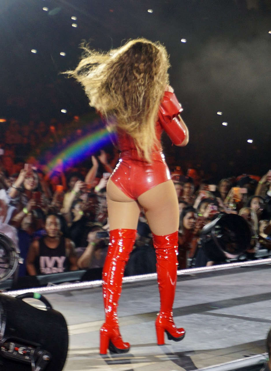 Beyonce Performs Concert Miami