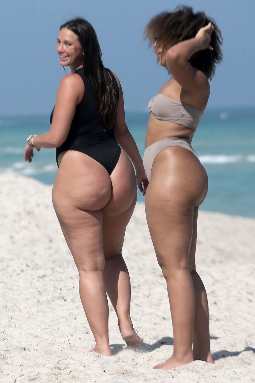 Bianca Elouise And Yesjulz Bikini Beach Miami